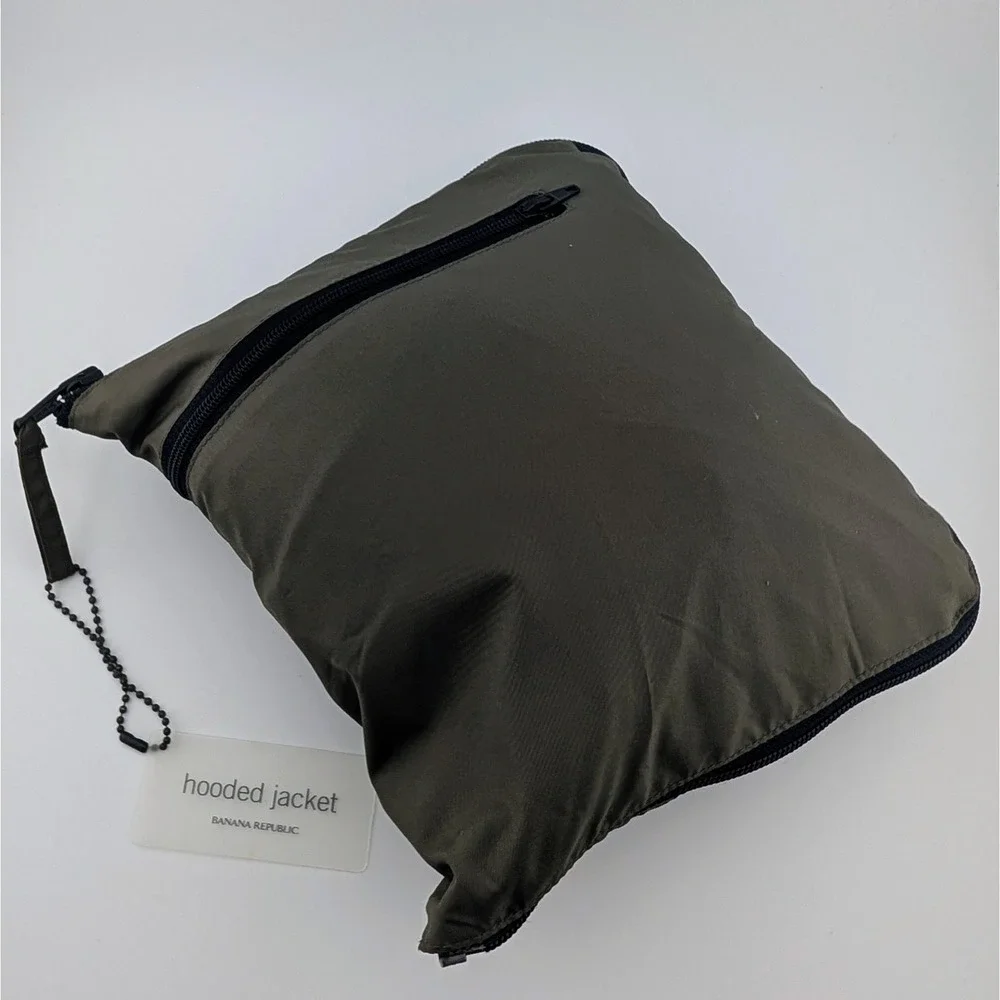 Vintage Banana‎ Republic Jacket Minimalist Zip Tech Windbreaker Pouch 2000 NWT M